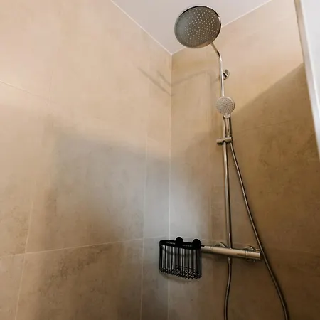 Kuesten De Diek - 2 Direkte Deichlage, Hafenblick, Balkon, 77qm Apartment Greetsiel