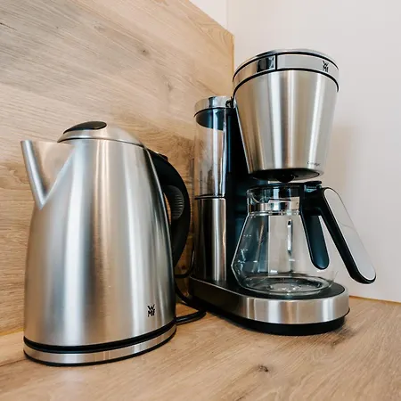 Apartment Kuesten De Diek - 2 Direkte Deichlage, Hafenblick, Balkon, 77qm Greetsiel