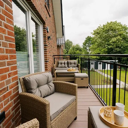 Apartment Küsten De Diek - 2 Direkte Deichlage, Hafenblick, Balkon, 77qm