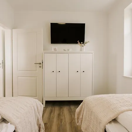 Kuesten De Diek - 2 Direkte Deichlage, Hafenblick, Balkon, 77qm Apartment *