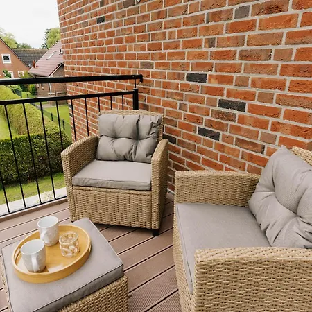 Apartment Küsten De Diek - 2 Direkte Deichlage, Hafenblick, Balkon, 77qm