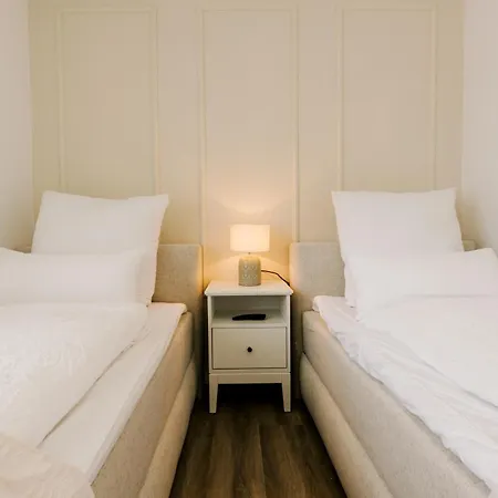 Kuesten De Diek - 2 Direkte Deichlage, Hafenblick, Balkon, 77qm Apartment Greetsiel