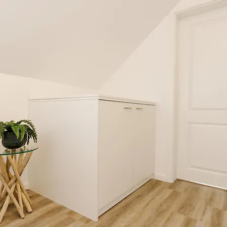 Küsten De Diek - 2 Direkte Deichlage, Hafenblick, Balkon, 77qm